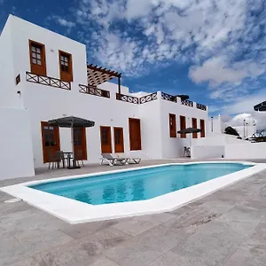Livia , Tías Espagne